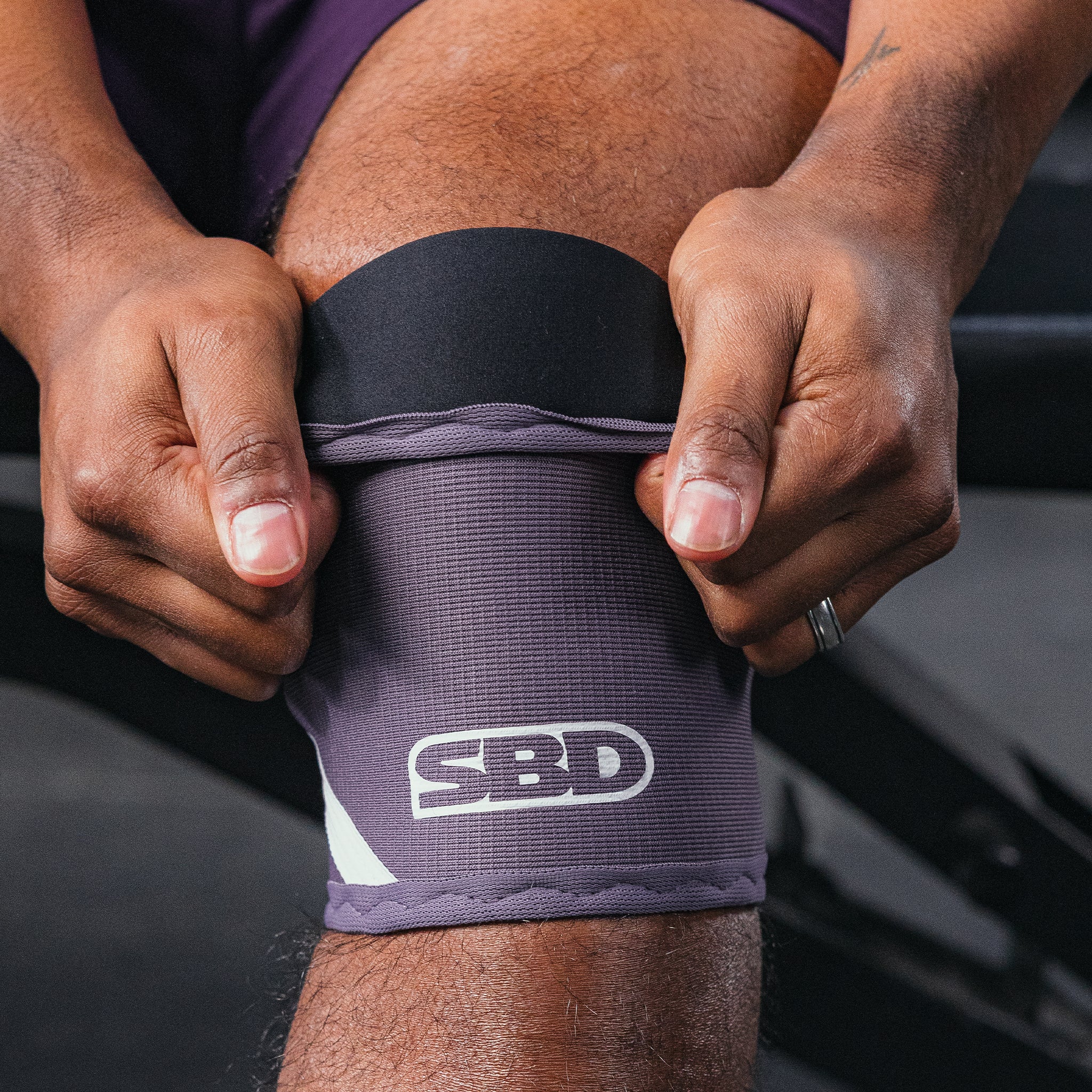Aspire Weightlifting Knee Sleeves - Image 3